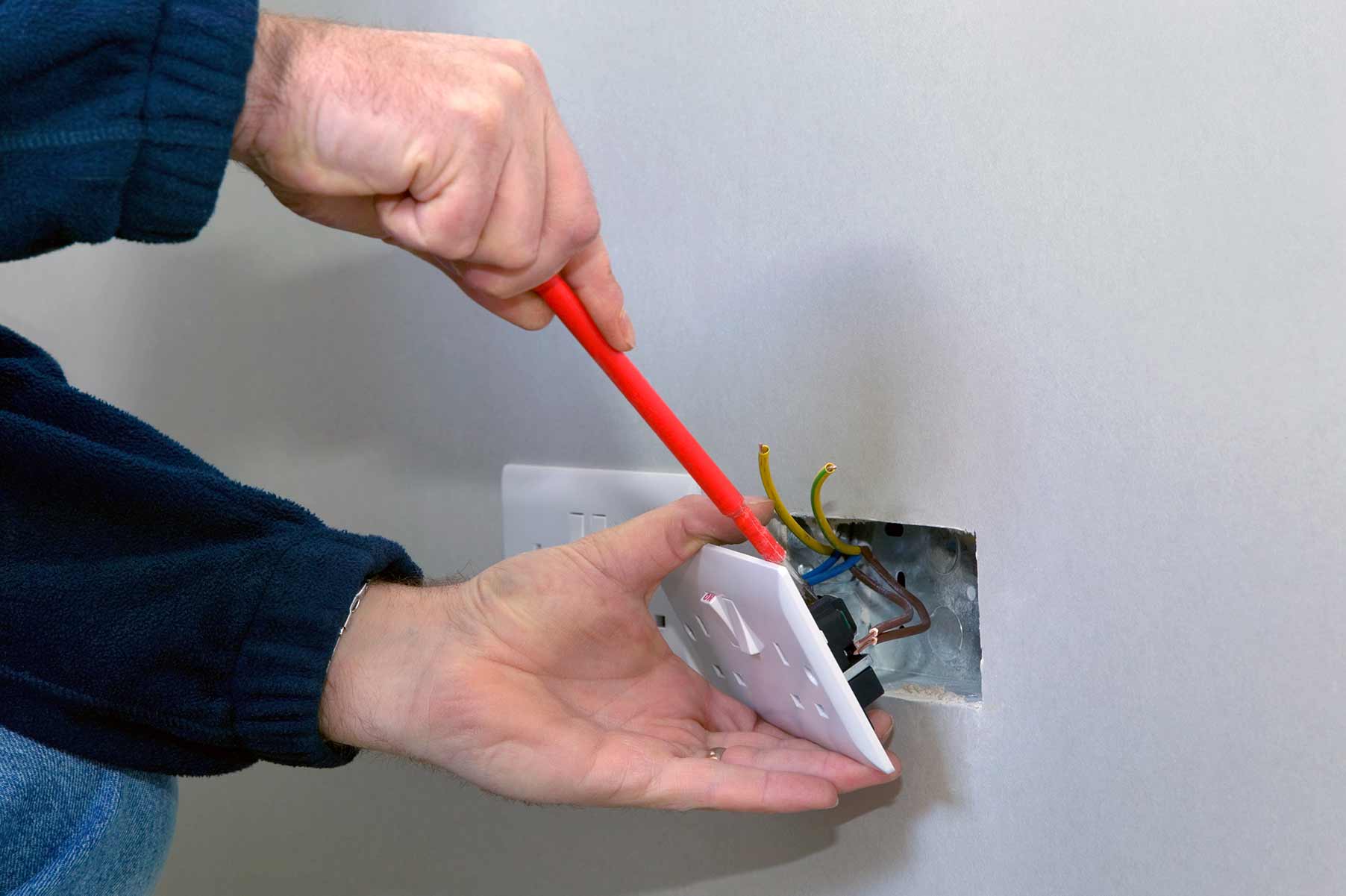 Our electricians can install plug sockets for domestic and commercial proeprties in Holland Park and the local area. 